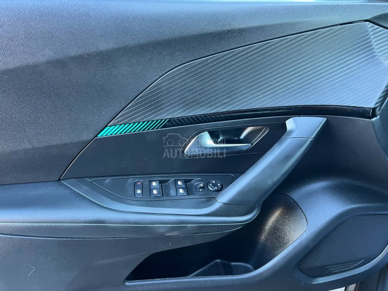 Peugeot 2008 1.5HDI/ALLURE/AUT