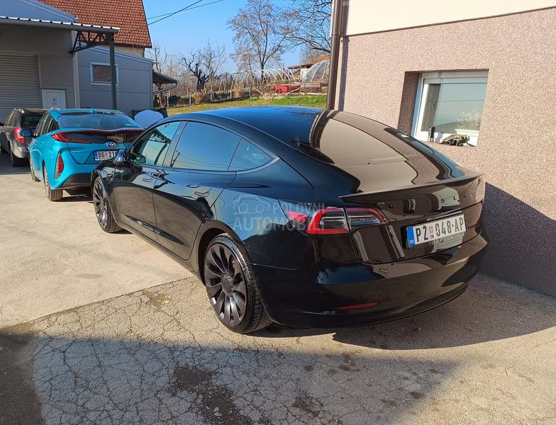 Tesla Model 3 PERFORMANCE
