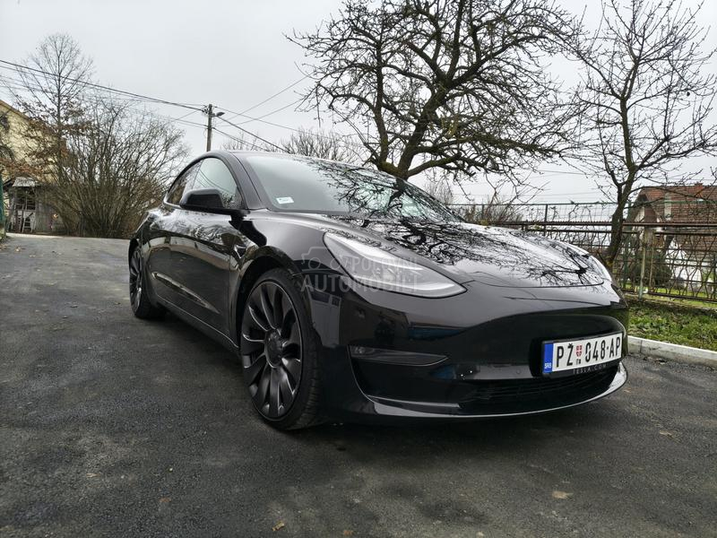 Tesla Model 3 PERFORMANCE
