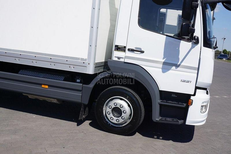 Mercedes Benz ATEGO furgon DOM1618