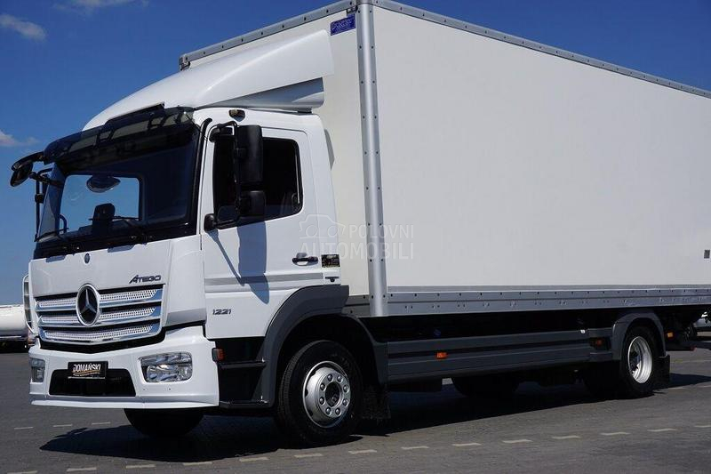 Mercedes Benz ATEGO furgon DOM1618