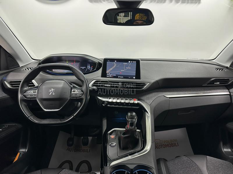 Peugeot 3008 1.2 ALLURE