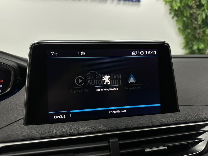 Peugeot 3008 1.2 ALLURE