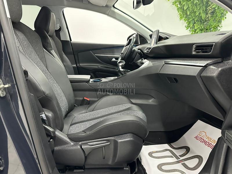 Peugeot 3008 1.2 ALLURE