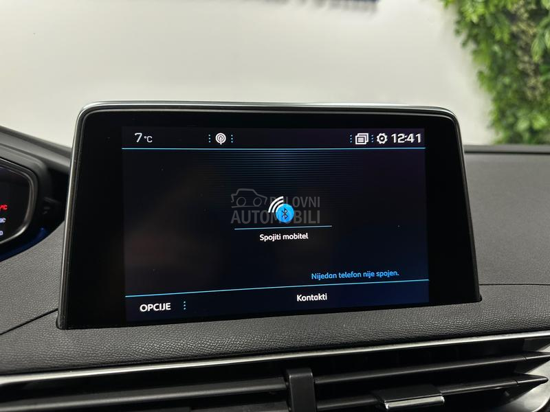 Peugeot 3008 1.2 ALLURE