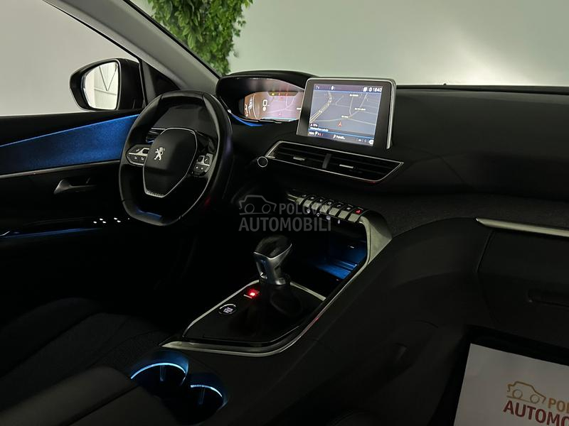 Peugeot 3008 1.2 ALLURE