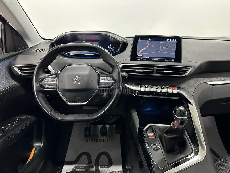 Peugeot 3008 1.2 ALLURE