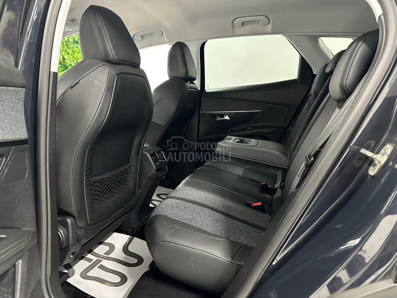 Peugeot 3008 1.2 ALLURE