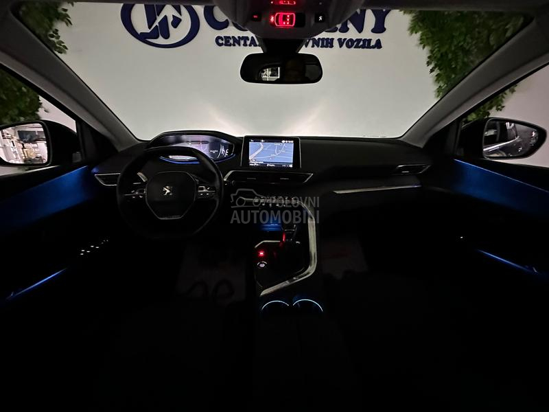 Peugeot 3008 1.2 ALLURE