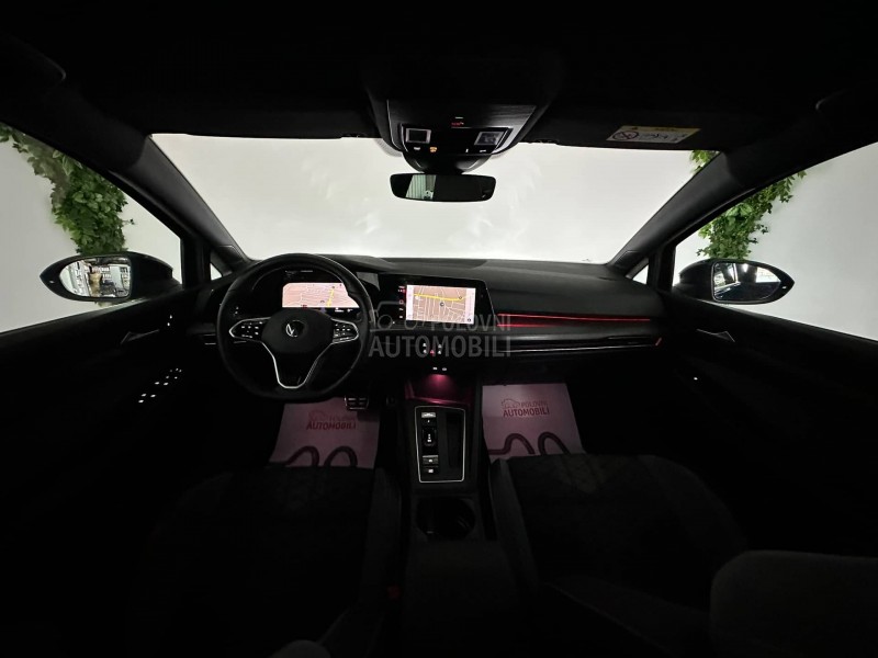 Volkswagen Golf 8 1.5 eTSI R-LINE AUT