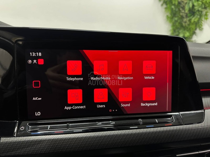 Volkswagen Golf 8 1.5 eTSI R-LINE AUT