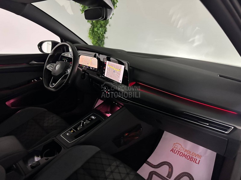 Volkswagen Golf 8 1.5 eTSI R-LINE AUT