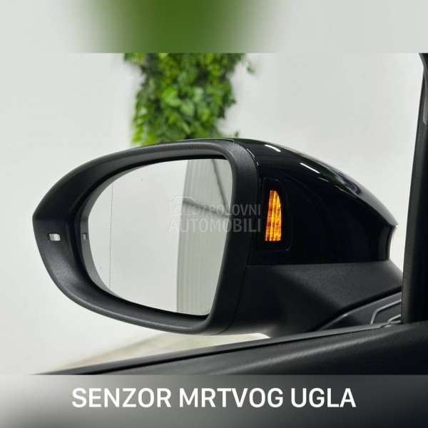 Volkswagen Golf 8 1.5 eTSI R-LINE AUT