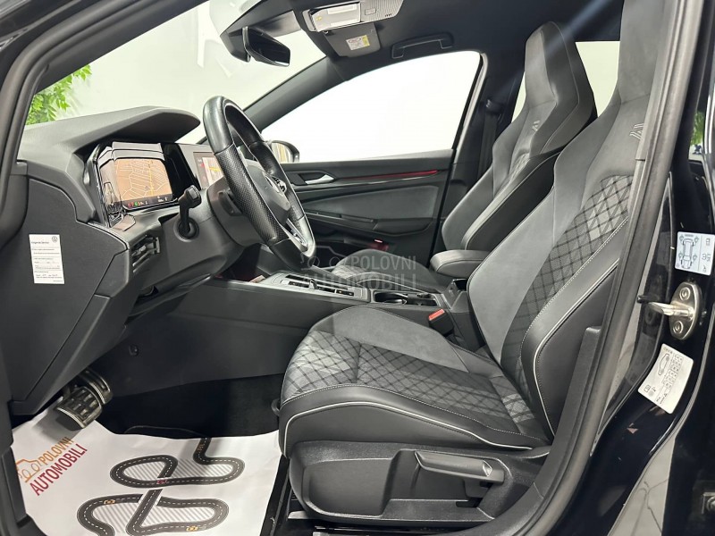 Volkswagen Golf 8 1.5 eTSI R-LINE AUT