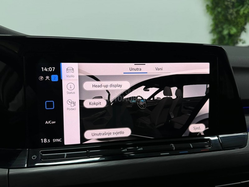 Volkswagen Golf 8 1.5 e TSI DSG LED