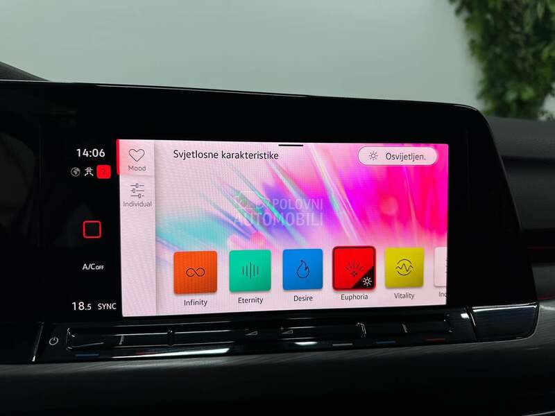 Volkswagen Golf 8 1.5 e TSI DSG LED