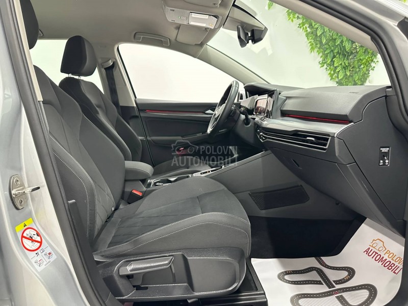 Volkswagen Golf 8 1.5 e TSI DSG LED