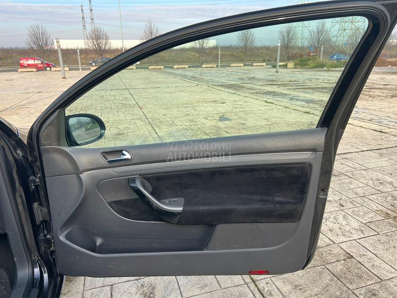 Volkswagen Golf 5 1.9tdi-DOBAR