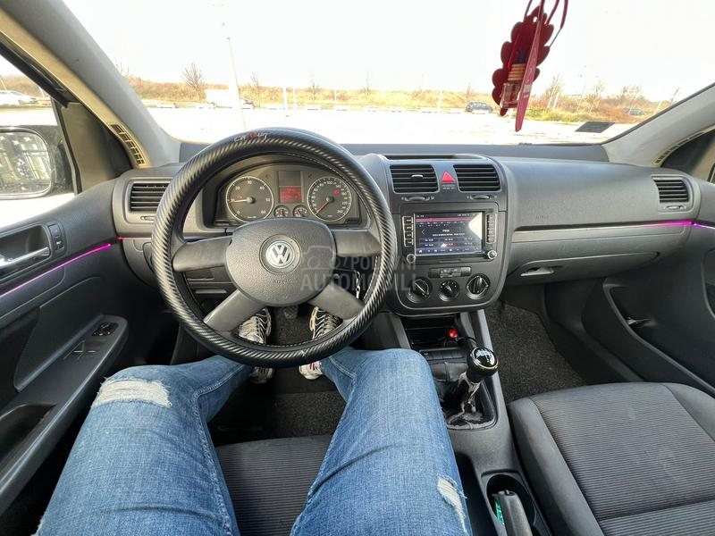 Volkswagen Golf 5 1.9tdi-DOBAR