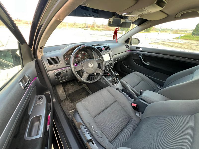 Volkswagen Golf 5 1.9tdi-DOBAR