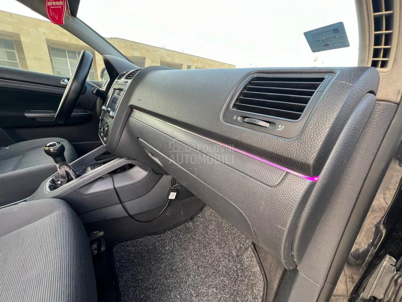 Volkswagen Golf 5 1.9tdi-DOBAR