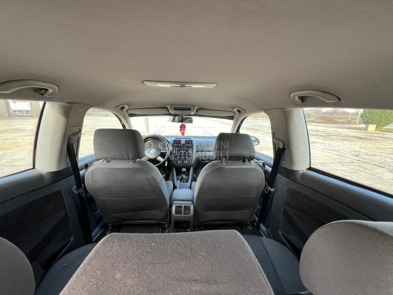 Volkswagen Golf 5 1.9tdi-DOBAR