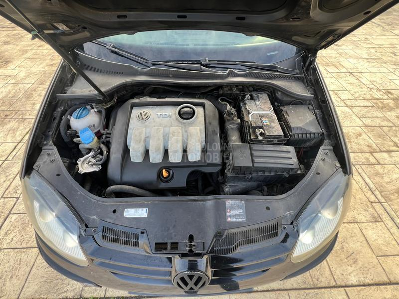 Volkswagen Golf 5 1.9tdi-DOBAR