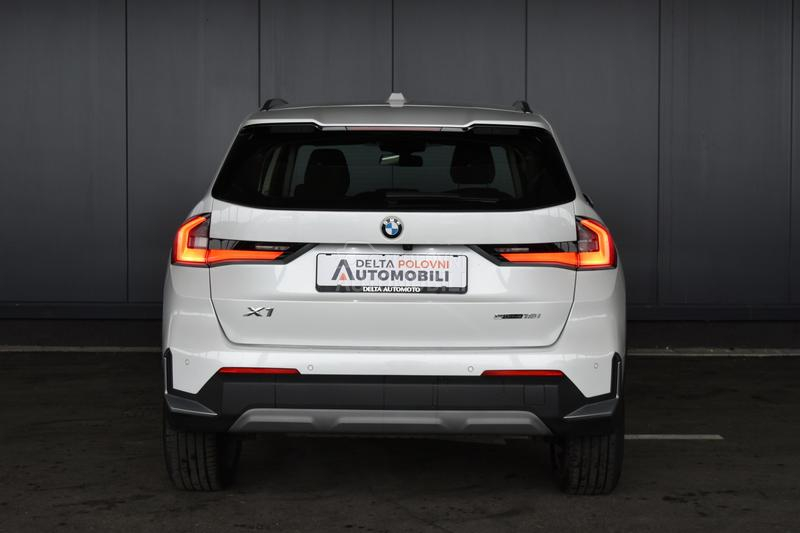 BMW X1 sDrive 18i AT