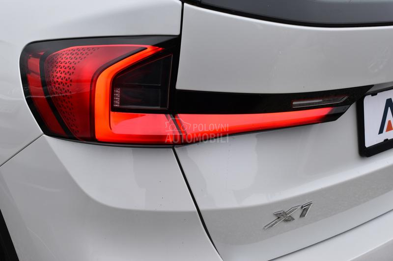 BMW X1 sDrive 18i AT