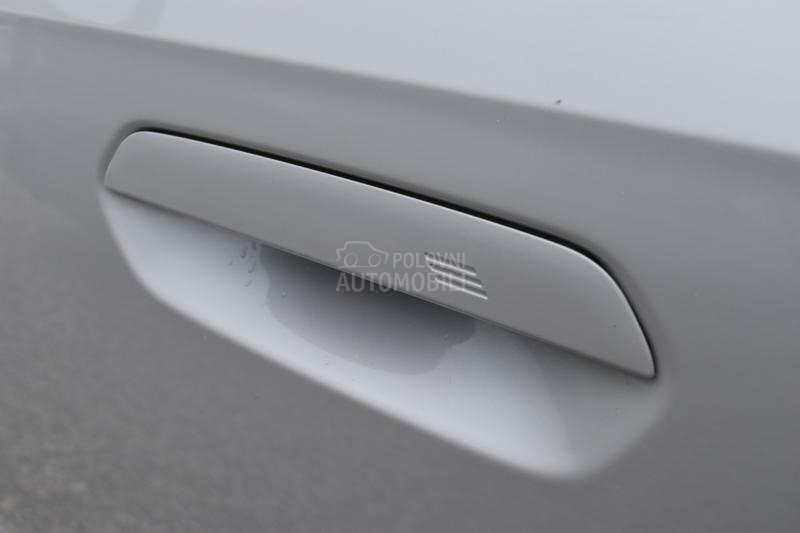 BMW X1 sDrive 18i AT