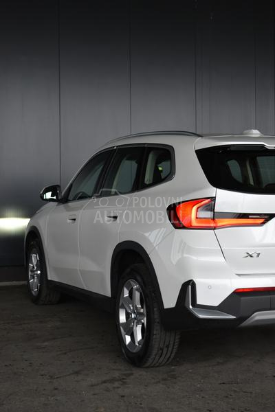 BMW X1 sDrive 18i AT