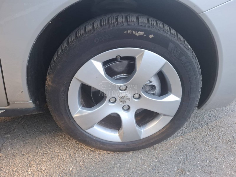 Peugeot 3008 2.0 hdi Allure