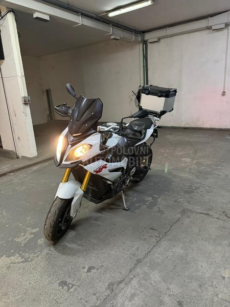 BMW S1000XR