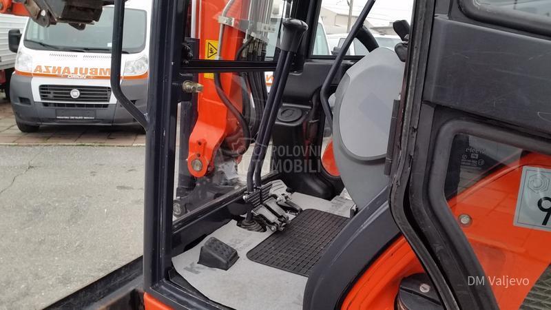 Kubota U35/ČEKIĆ/3 KAŠIKE/N0V