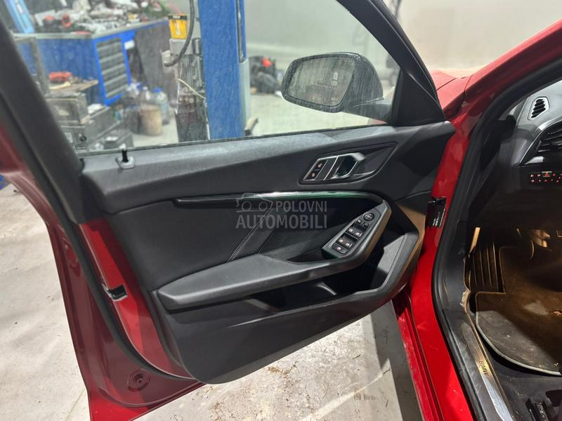 BMW 120 f40 2019. god. -  kompletan auto u delovima