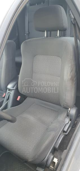 Mazda 323 O C U V A N A