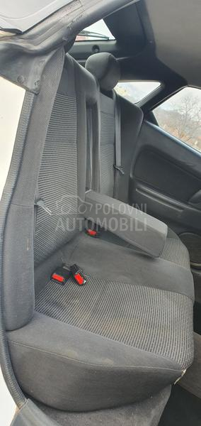 Mazda 323 O C U V A N A