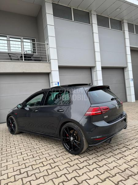 Volkswagen Golf 7 GTI PERFORMANS