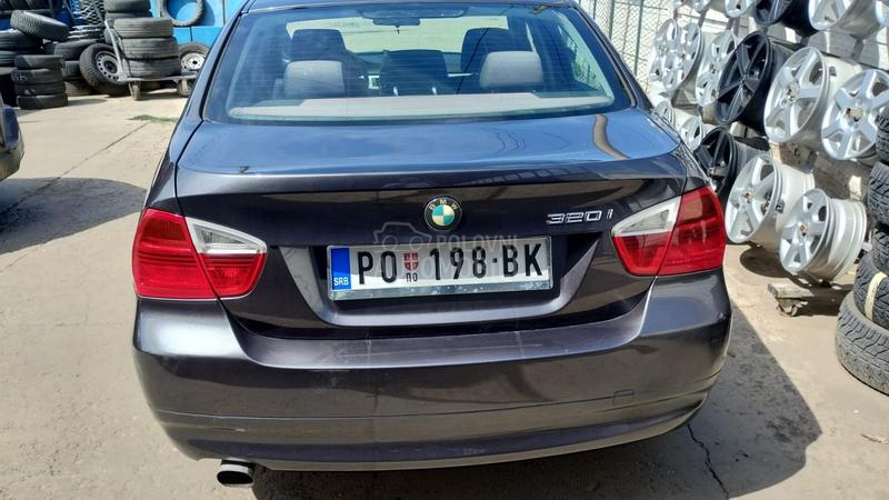BMW 320 