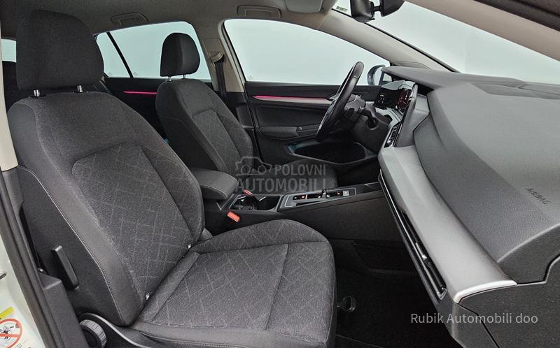 Volkswagen Golf 8 1.5 tgi DSG