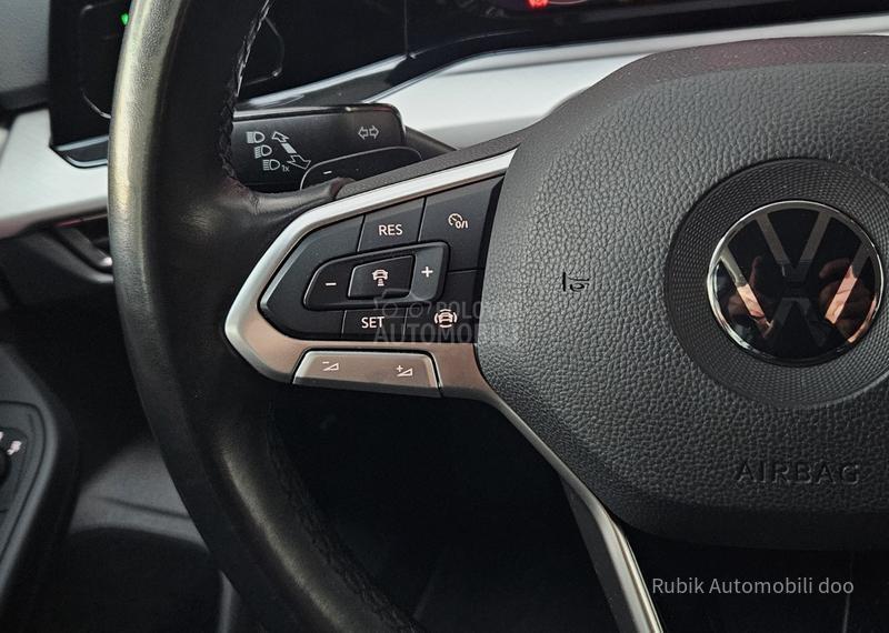 Volkswagen Golf 8 1.5 tgi DSG