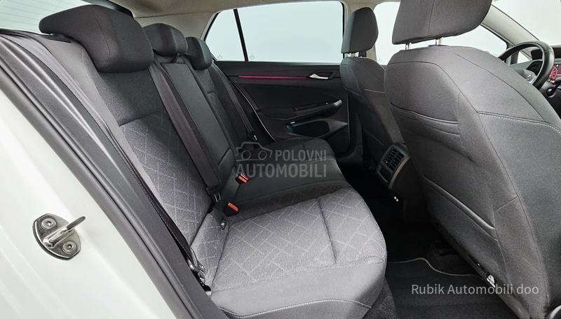 Volkswagen Golf 8 1.5 tgi DSG