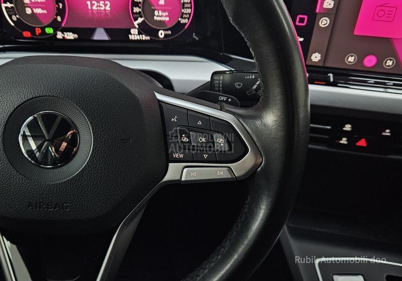 Volkswagen Golf 8 1.5 tgi DSG