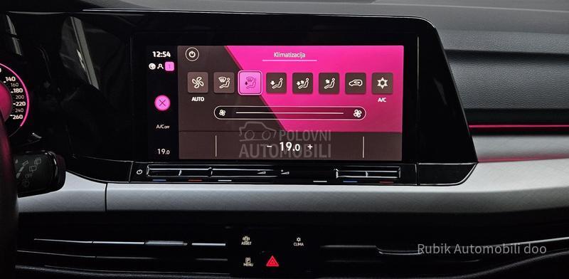 Volkswagen Golf 8 1.5 tgi DSG