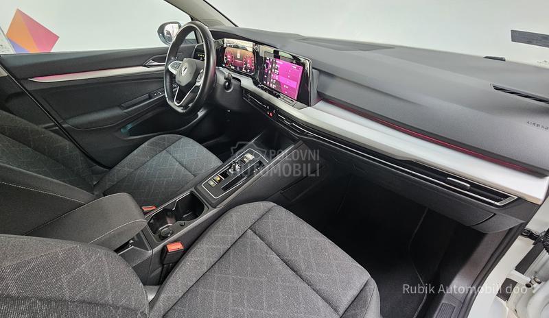 Volkswagen Golf 8 1.5 tgi DSG