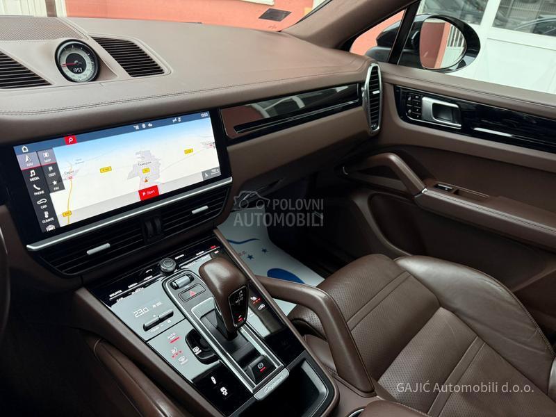 Porsche Cayenne SPORT HRONO