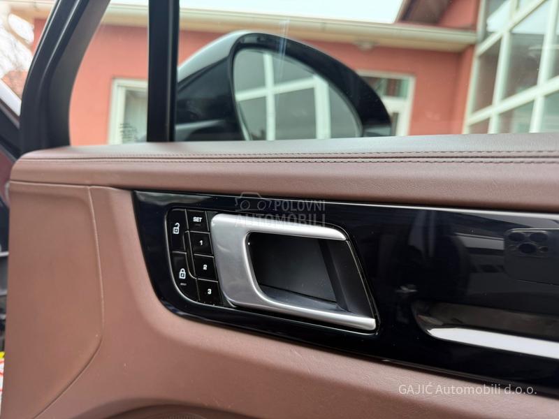 Porsche Cayenne SPORT HRONO