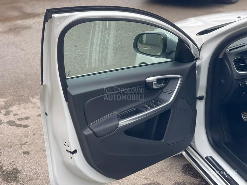 Volvo V60 R-design