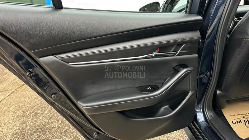 Mazda 3 2.0 SKYACTIV LUXURY