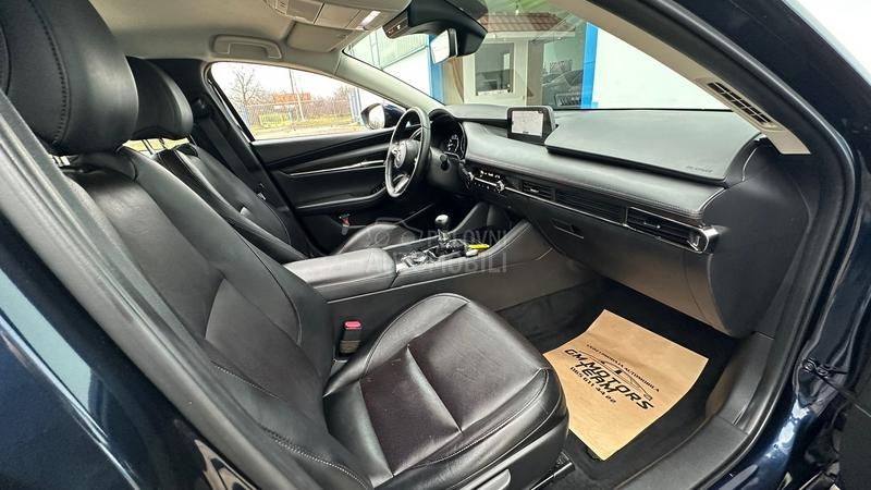 Mazda 3 2.0 SKYACTIV LUXURY